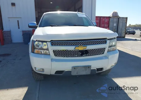 2009 Chevrolet Avalanche 1500 Lt2 from USA, damaged, VIN 3GNFK22009G260802